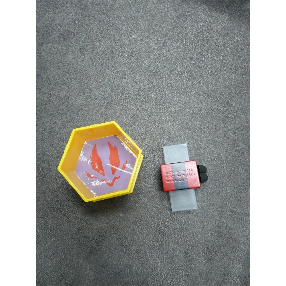 Bee Swarm Simulator Mini Series 1 Spicy Bee Figure & Comb